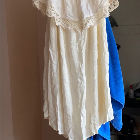 Cream white off the shoulder dress - Picture 2 of 5